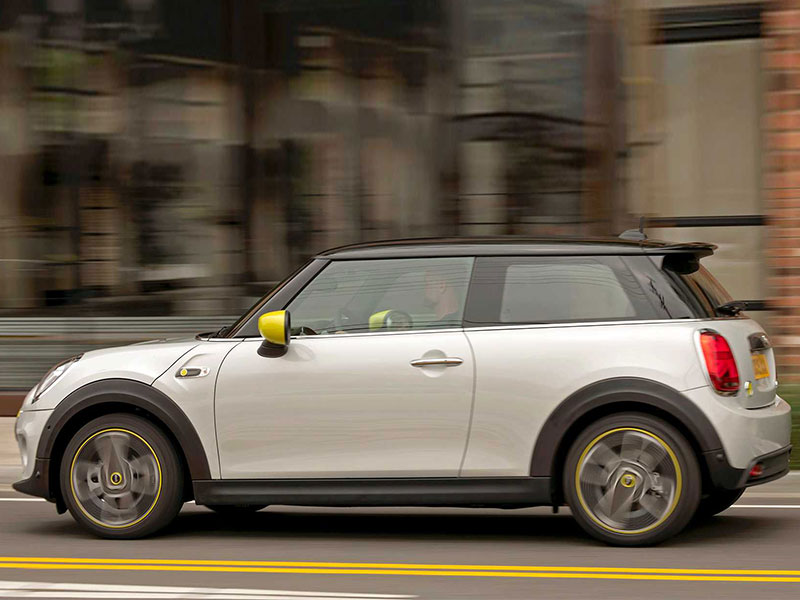 سيارة MINI Cooper SE الجديدة... أول سيارة صغيرة تعمل بالكهرباء كليا